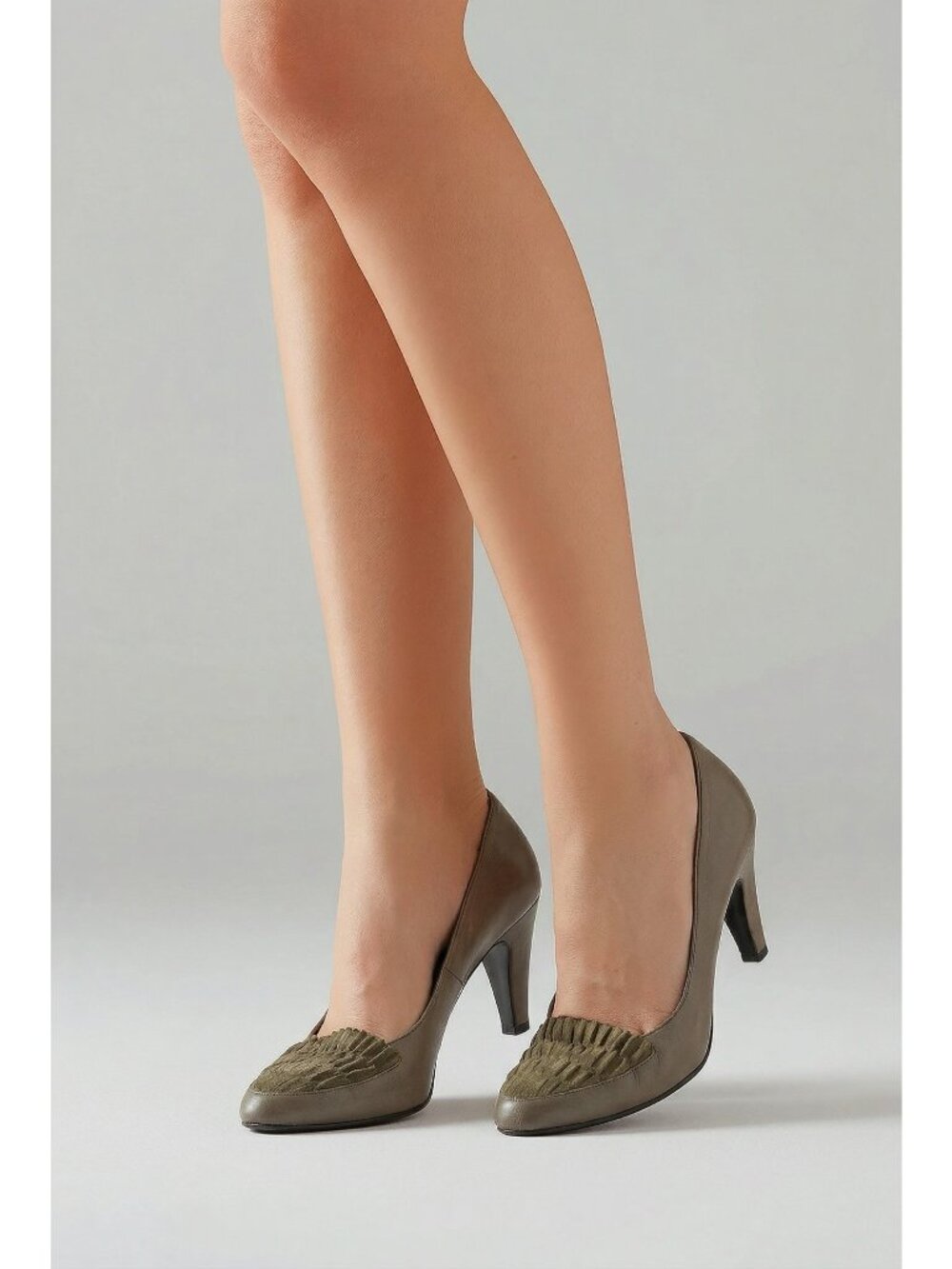Mario Valentino Vintage Leather Pumps Taupe Olive Pleated  Classic Heel S Z7.5